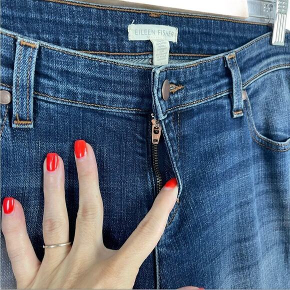 Eileen Fisher Women's Straight Skinny Jeans Organic Cotton Blue Mid Wash Size 4 - Picture 4 of 15